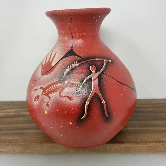 Handmade Australian Graphic Vase - Picture 1 of 6